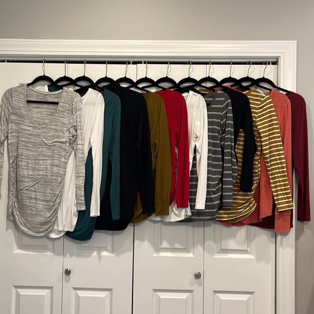 Maternity Lot-12 long sleeved shirts (see details, 11 size medium, 1 size small)